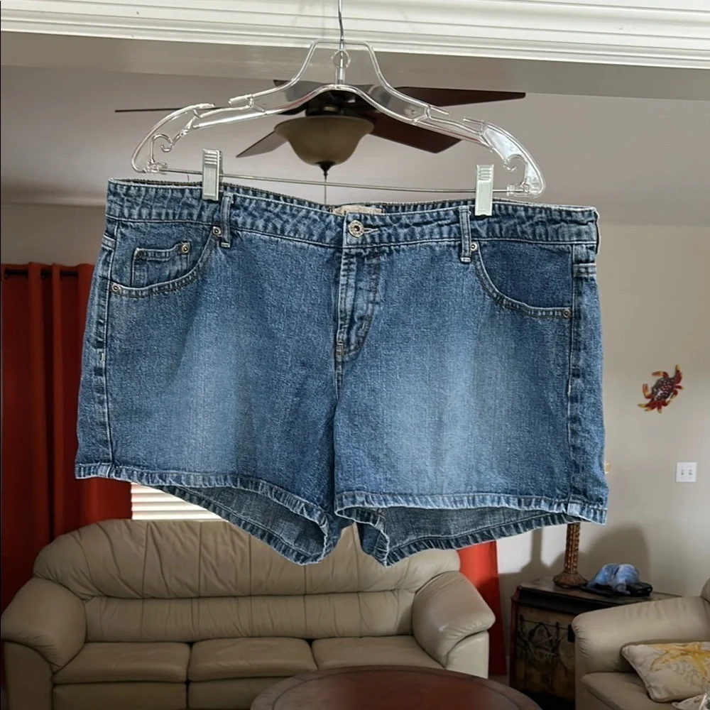 l.e.i. I Denim Women's Plus Size 20 Blue Jean Shorts